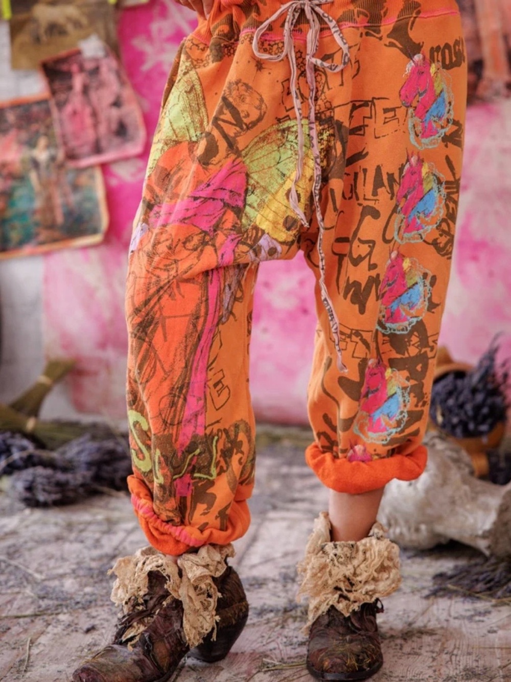 Magnolia Pearl CHILD OF THE COSMOS Graffiti La Jolla Joggers